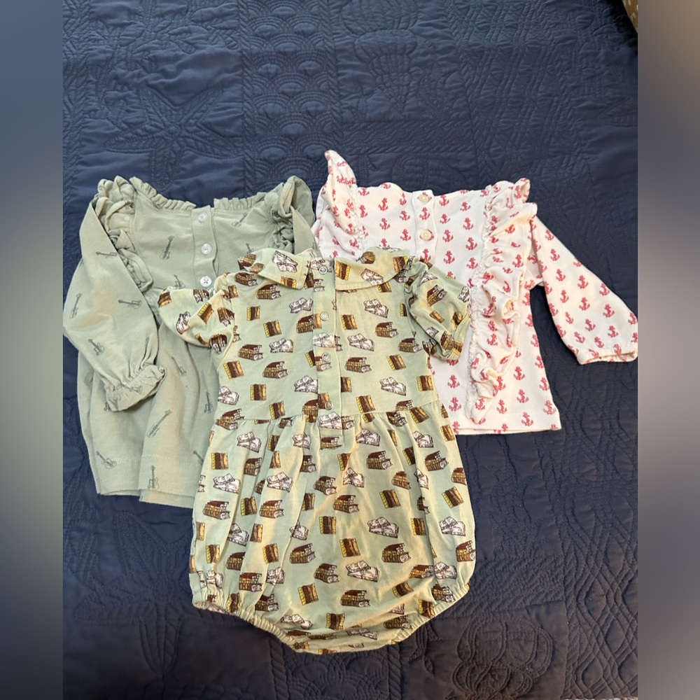 Kate Quinn - Book Bubble Romper - EUC - 12-18 Months